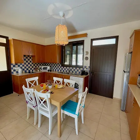 Pervolina Countryside By The Sea * Perivólia