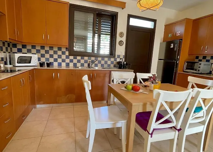 Pervolina Countryside By The Sea *