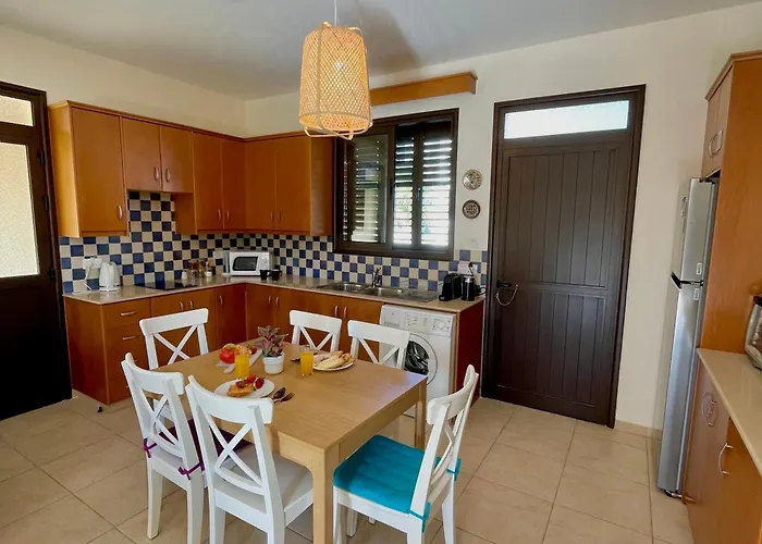 Pervolina Countryside By The Sea * Perivolia